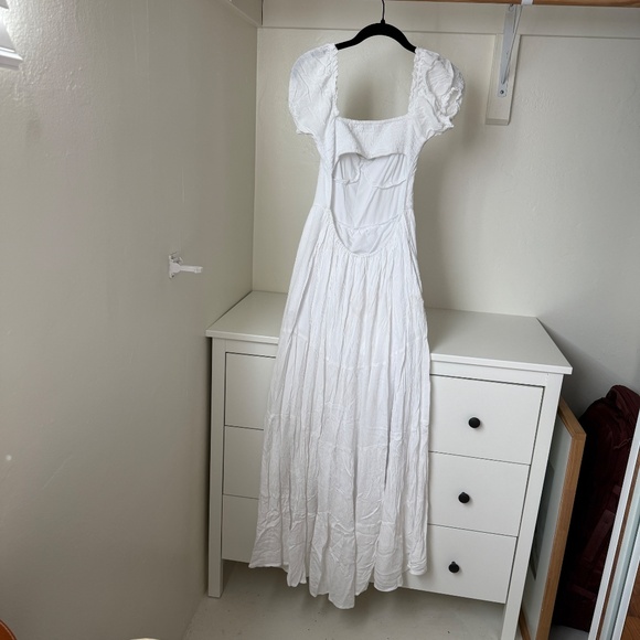 Open Back Hollister Puff Sleeve Dress Size Small - Picture 2 of 3